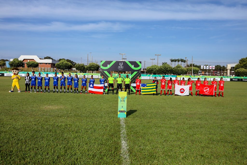 Partida feminina abre o JUBs Futebol 2021, e autoridades dão o ponta pé inicial na competição