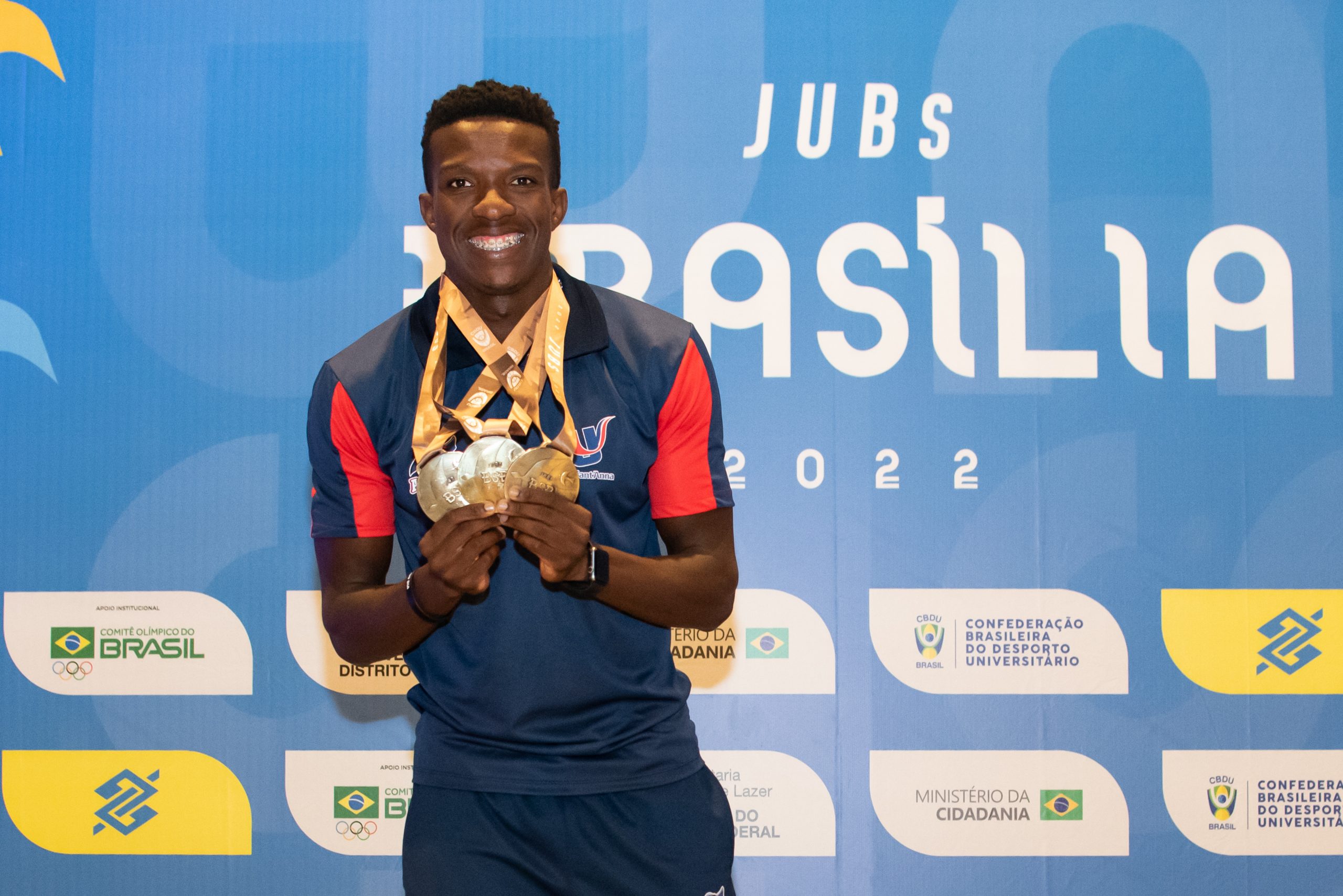 Após 3 medalhas de ouro e recorde nos JUBS, Bardi tem um objetivo: aprovação