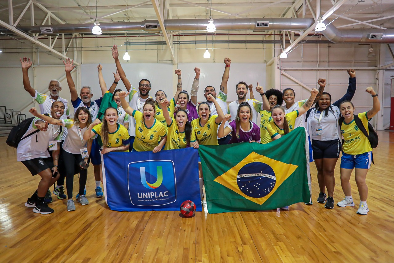Brasil domina o futsal em Mérida; ouro no masculino e feminino