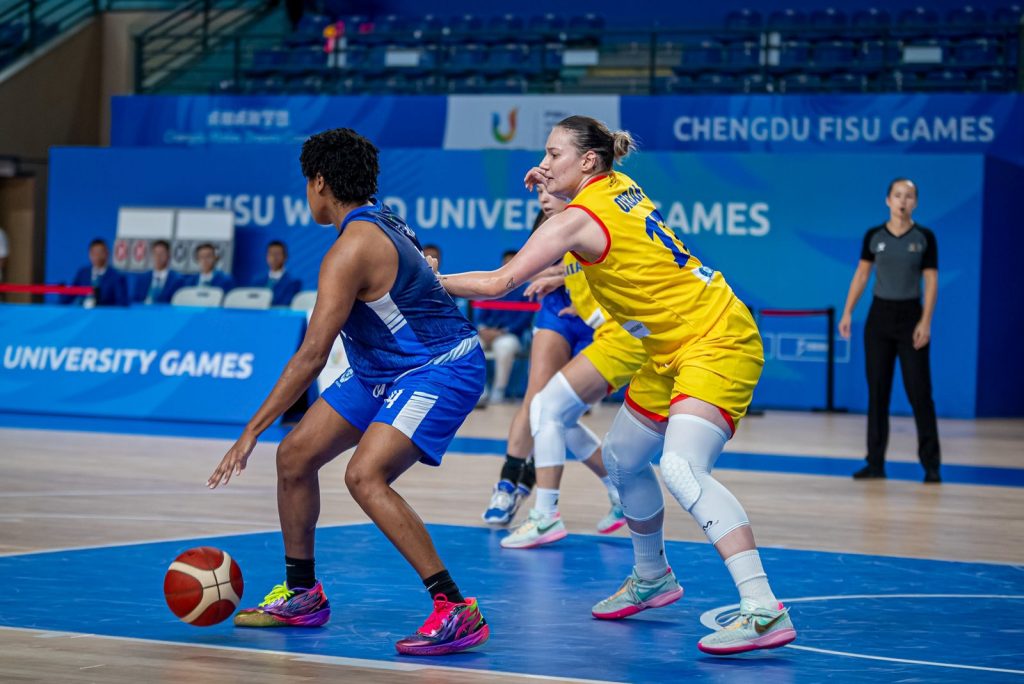 Jogos de basquetebol em aldeia chinesa tornam-se virais, beneficiando as  comunidades locais – PONTO FINAL
